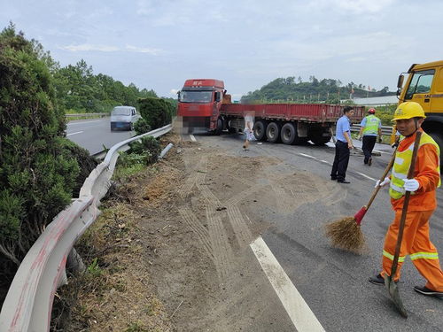金華高速暖心救援 半掛車事故卡住車道，多名司機聯手相助